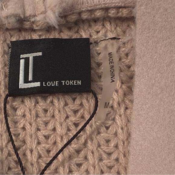 NEW LOVE TOKEN Knit Cardigan w/Faux Fur. Size M - Picture 10 of 10